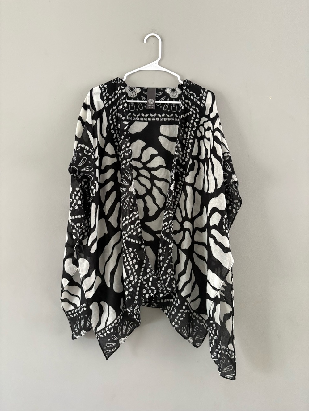Black & White Floral Open-Front Women’s Coverup